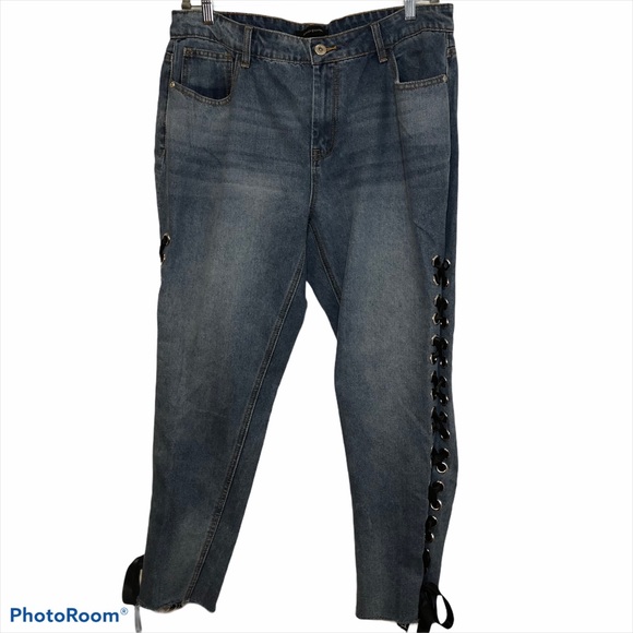 Ashley Stewart Denim - Ashley Stewart medium wash blue jeans lace up side